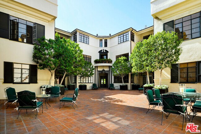 Foto del edificio - 157 S Rodeo Dr