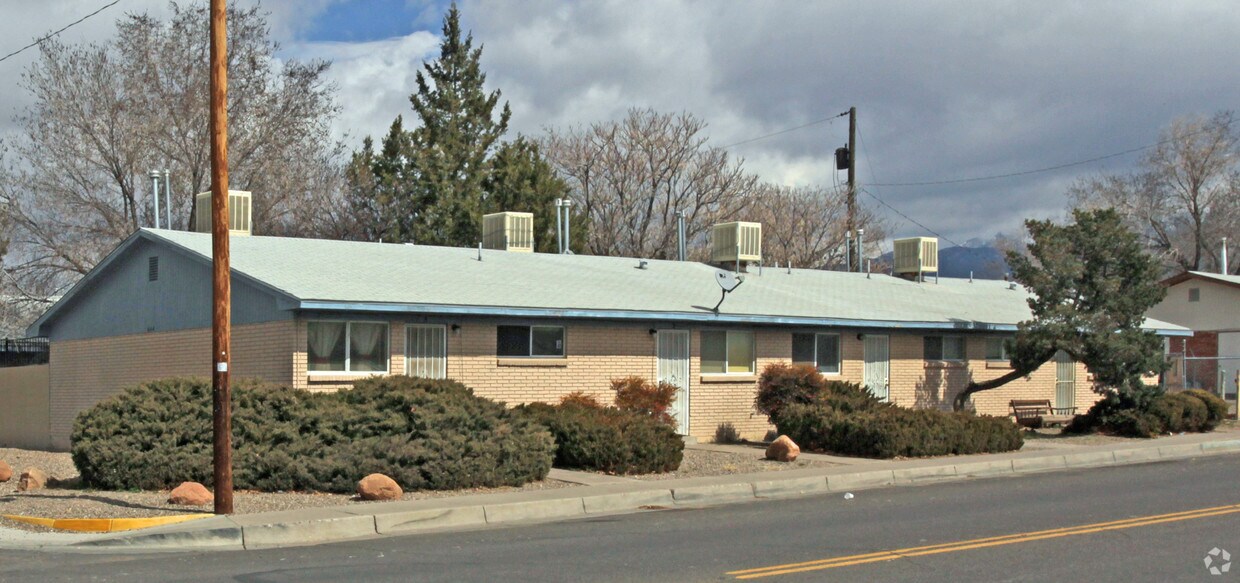 Primary Photo - 636-644 Grove St SE