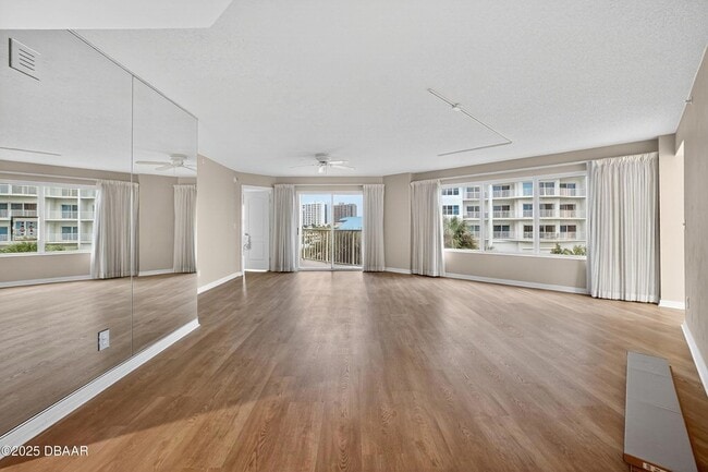 Photo - 3 Oceans W Blvd Apartment