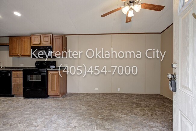 Foto del edificio - Spacious 2BD/1BTH Home In OakRidge Village In Spencer