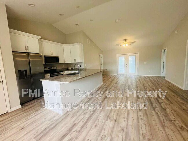 Foto del edificio - 3230 Baird Ave