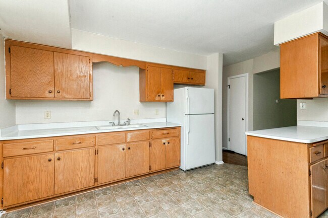 Building Photo - 6115 W Leon Terrace
