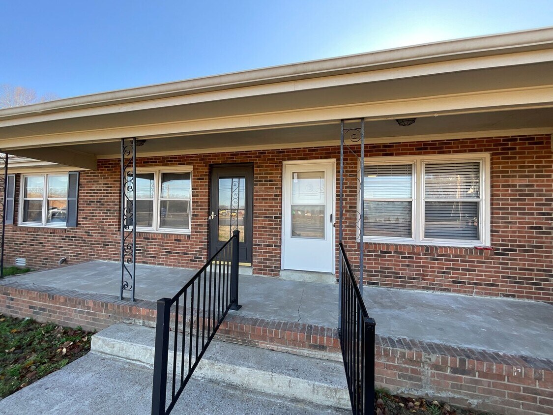 Primary Photo - GREAT ranch style duplex in Murfreesboro!
