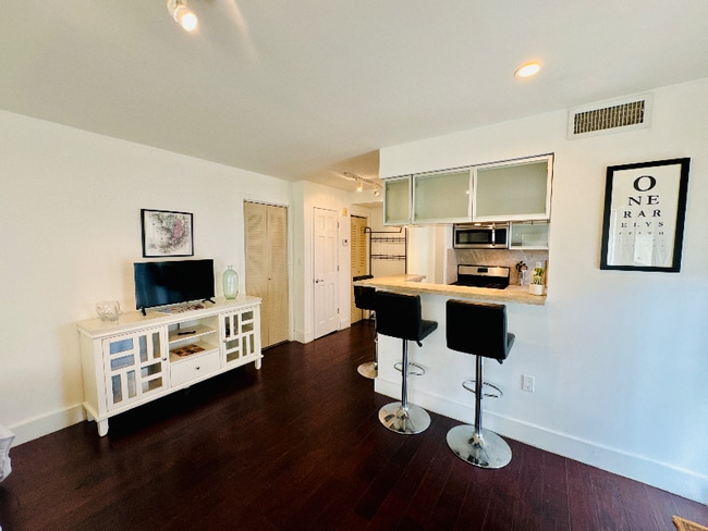 Foto del edificio - 741 6th St