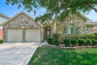 Building Photo - 506 Elm Ridge Dr