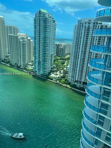 Foto del edificio - 300 S Biscayne Blvd