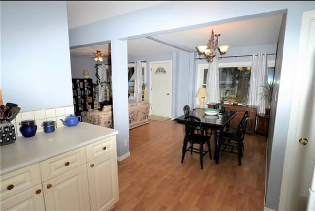 Building Photo - 242 Gill St