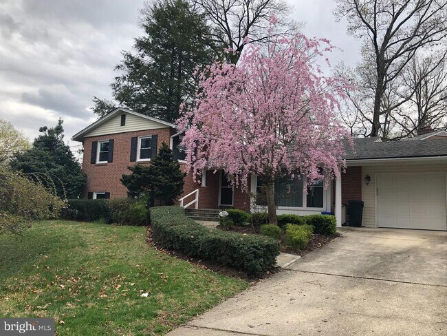Building Photo - 1416 Crestridge Dr