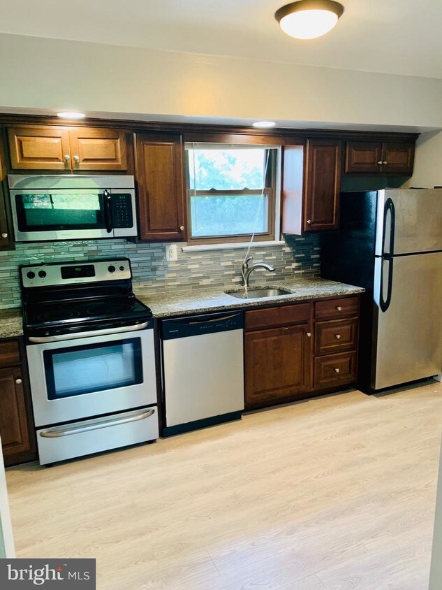 Foto principal - 118 E Moreland Ave