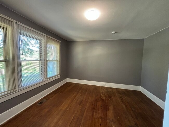Building Photo - 2128 McKnight Mill Rd