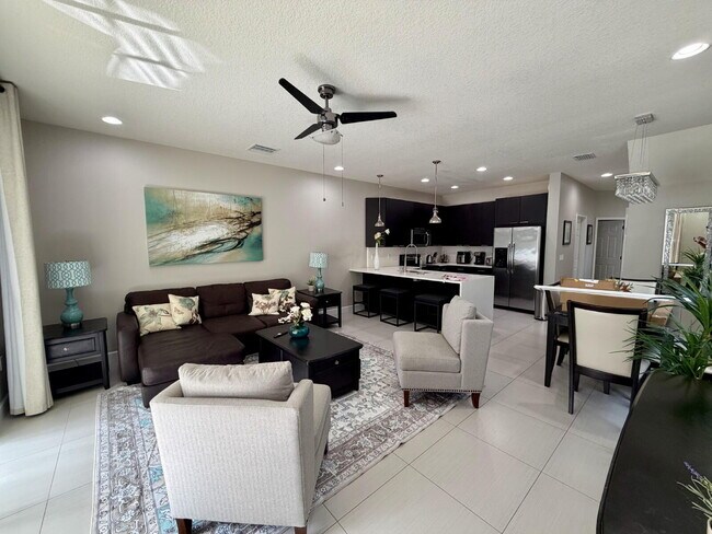 Foto del edificio - Furnished 3BR Townhome in Clermont