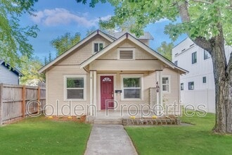 Building Photo - 406 S 14th St
