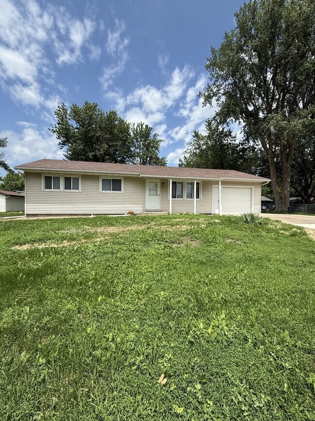 Building Photo - 6237 Falcon Way