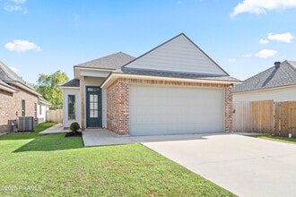 Building Photo - 237 Twin Meadow Ln