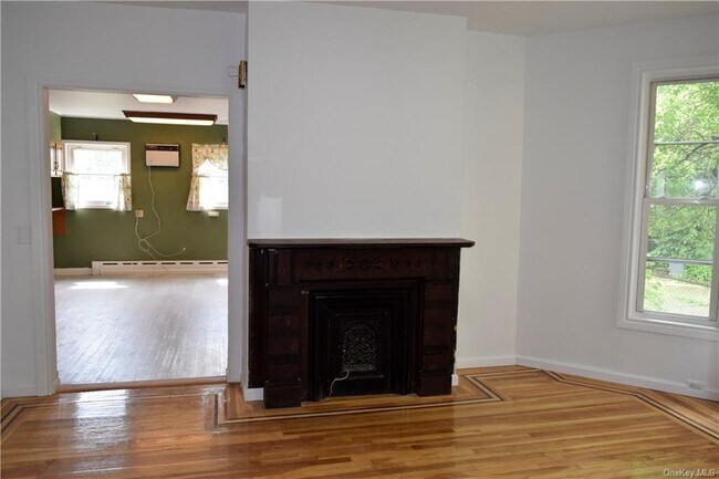 Building Photo - 1546 Silver St