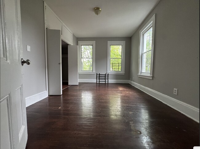 Building Photo - 56 Gardner Ave
