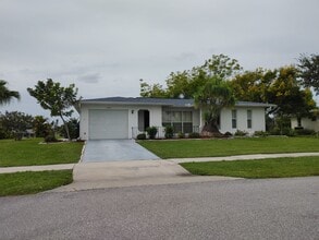 Building Photo - 6498 Fabian Rd