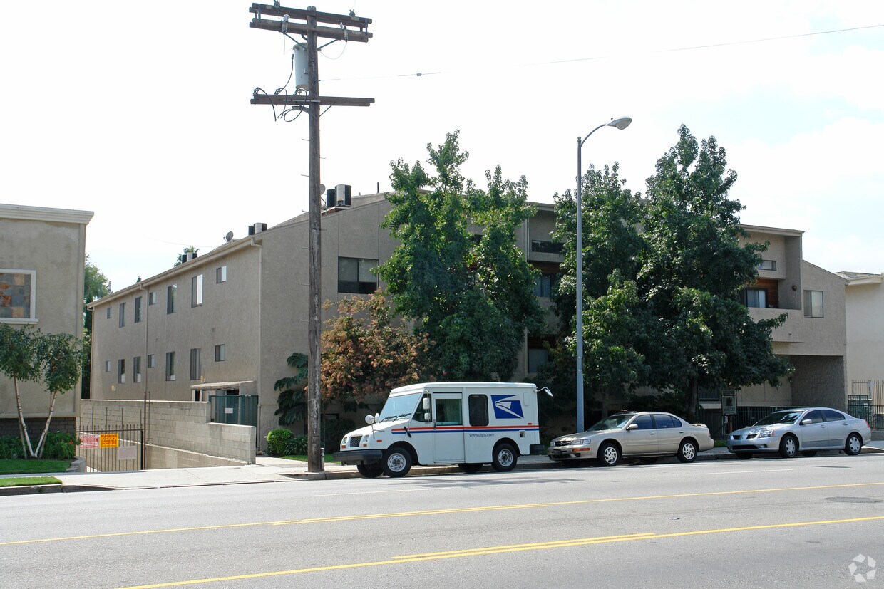 Foto del edificio - 15020 Burbank Blvd