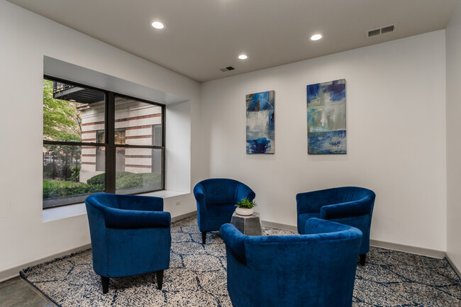 Foto del edificio - 4537 S Drexel Blvd