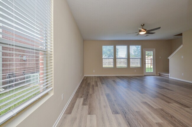 Foto del edificio - 18514 Alemarble Oak St