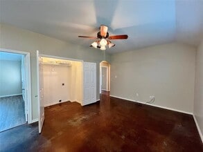 Building Photo - 122 Sunburst Ct