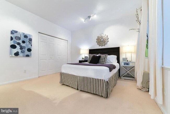 Building Photo - 1843 Mintwood Pl NW