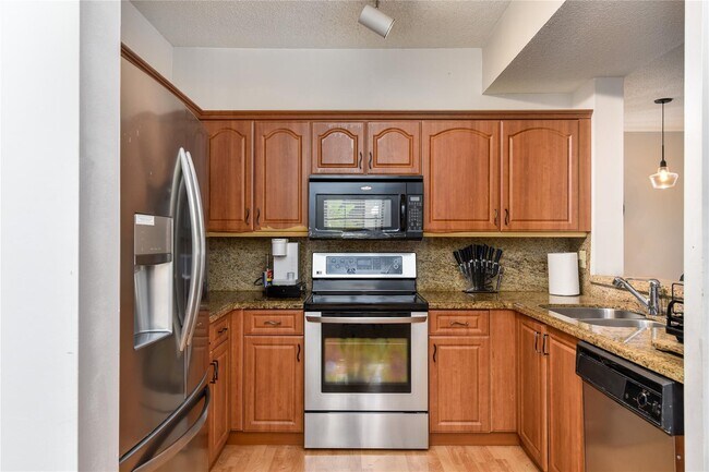 Building Photo - 15880 SW 3rd Ct