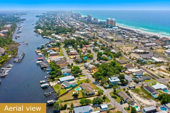 Building Photo - 8227 S Lagoon Dr