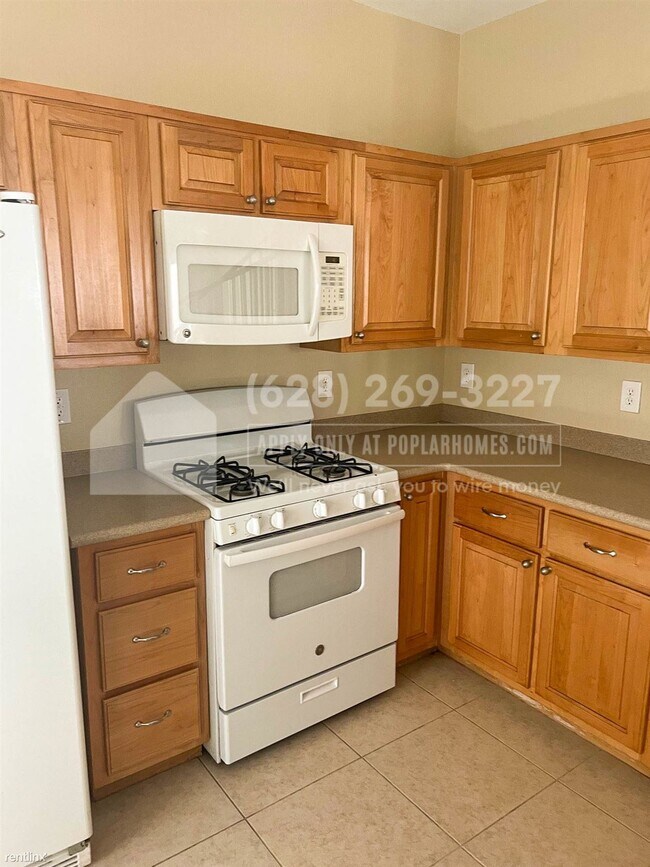 Foto del edificio - 3 br, 2.5 bath Townhome - 2348 Yellowstone...