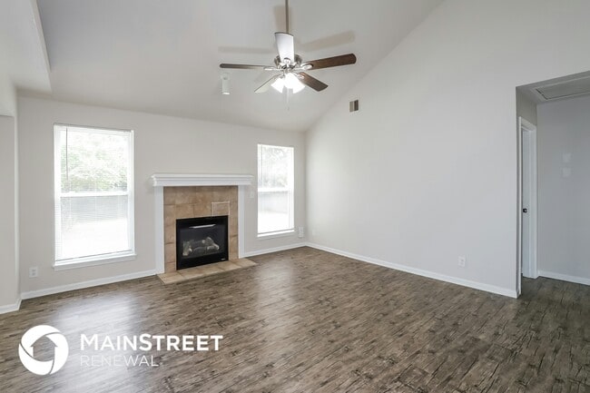 Building Photo - 7303 Oak St