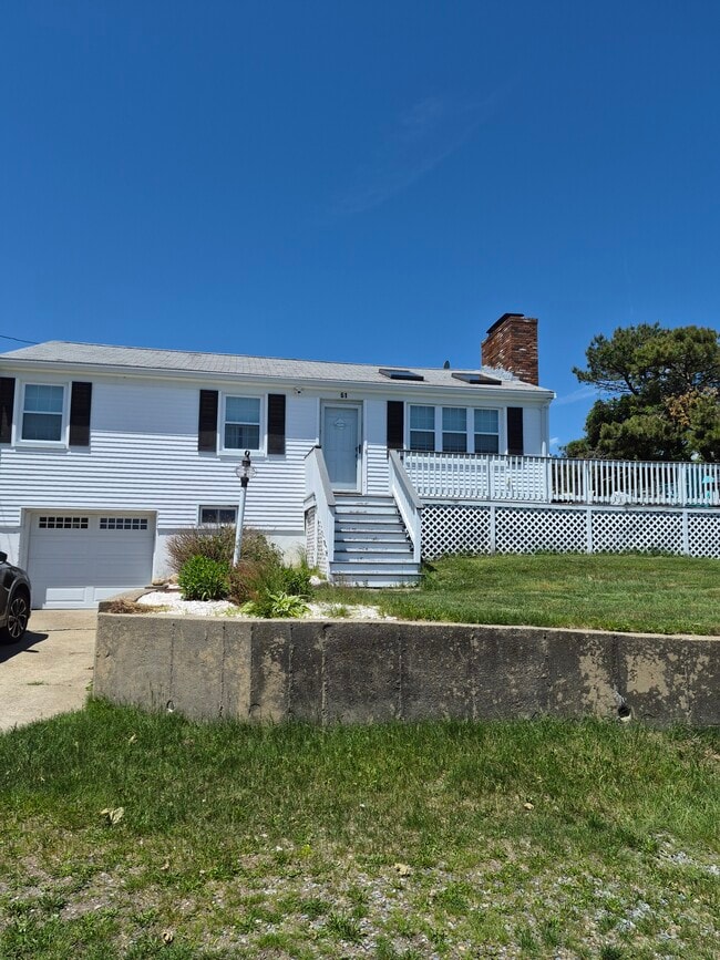 Building Photo - 61 Hilltop Ave