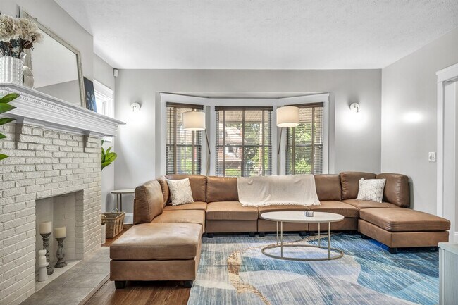 Building Photo - 1501 E 105th St