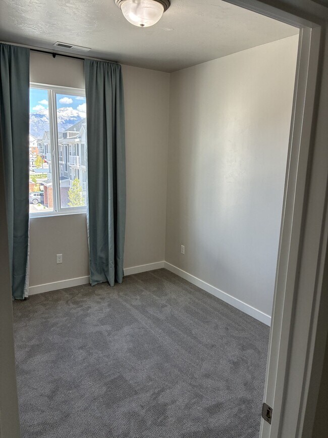 Building Photo - 778 W Bronze Leaf Rd