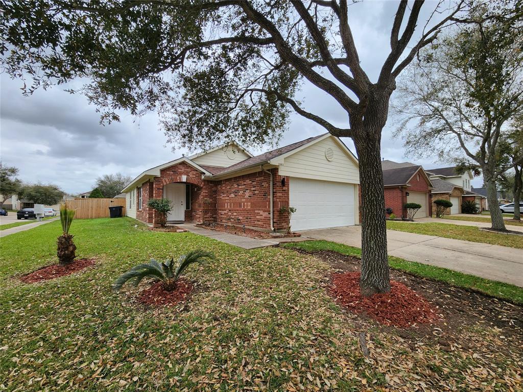 Foto principal - 10811 Tallow Briar Ln