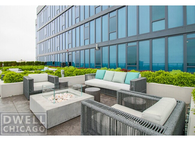 Foto del edificio - 633 N Wells St
