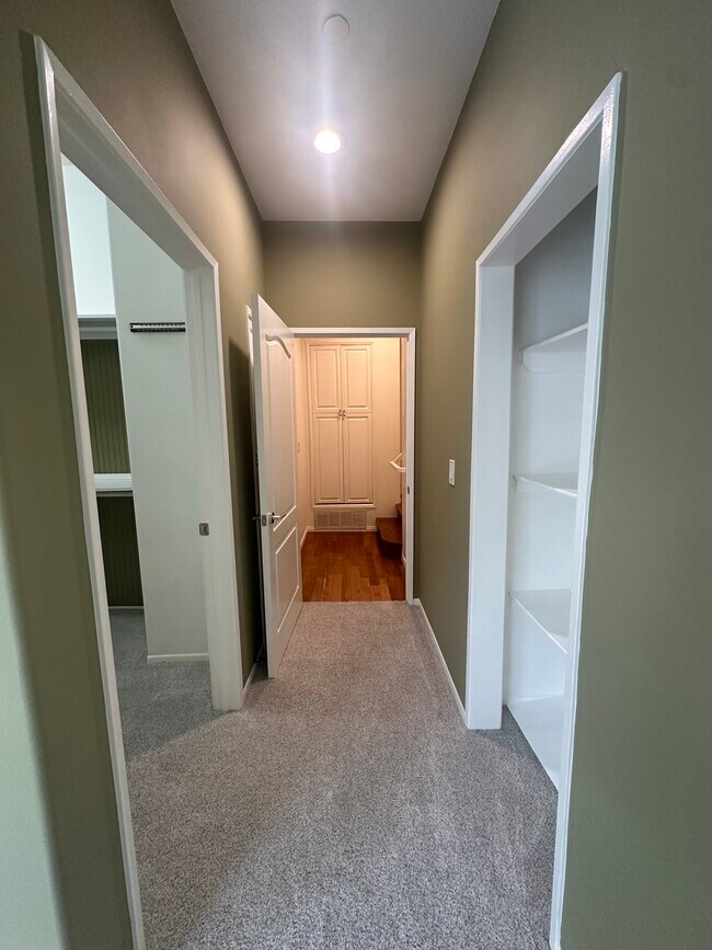 Foto del edificio - 11847 Laurelwood Dr