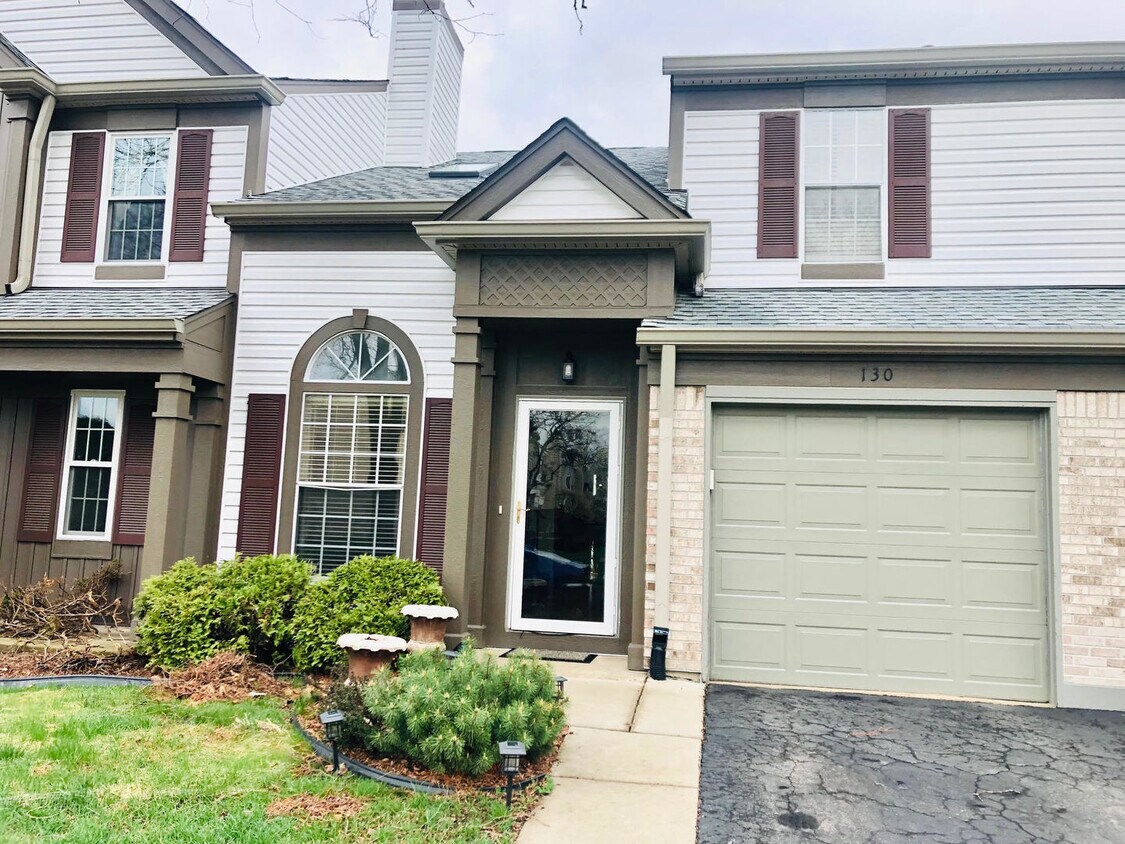 130 Crab Tree Dr, Westmont, IL 60559 Townhome Rentals in Westmont IL
