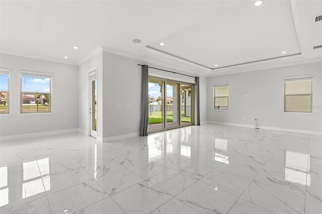 Foto del edificio - 10511 Royal Cypress Way