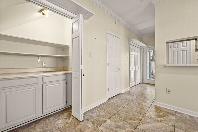 Building Photo - 5335 Rosedown Ct