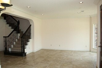 Building Photo - 2046 Palm Forest Ln
