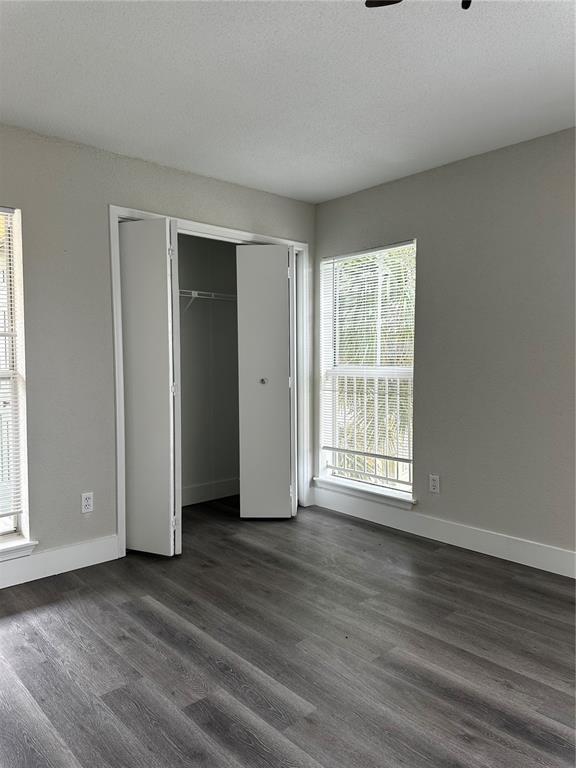 Foto del edificio - 833 Riverside Dr