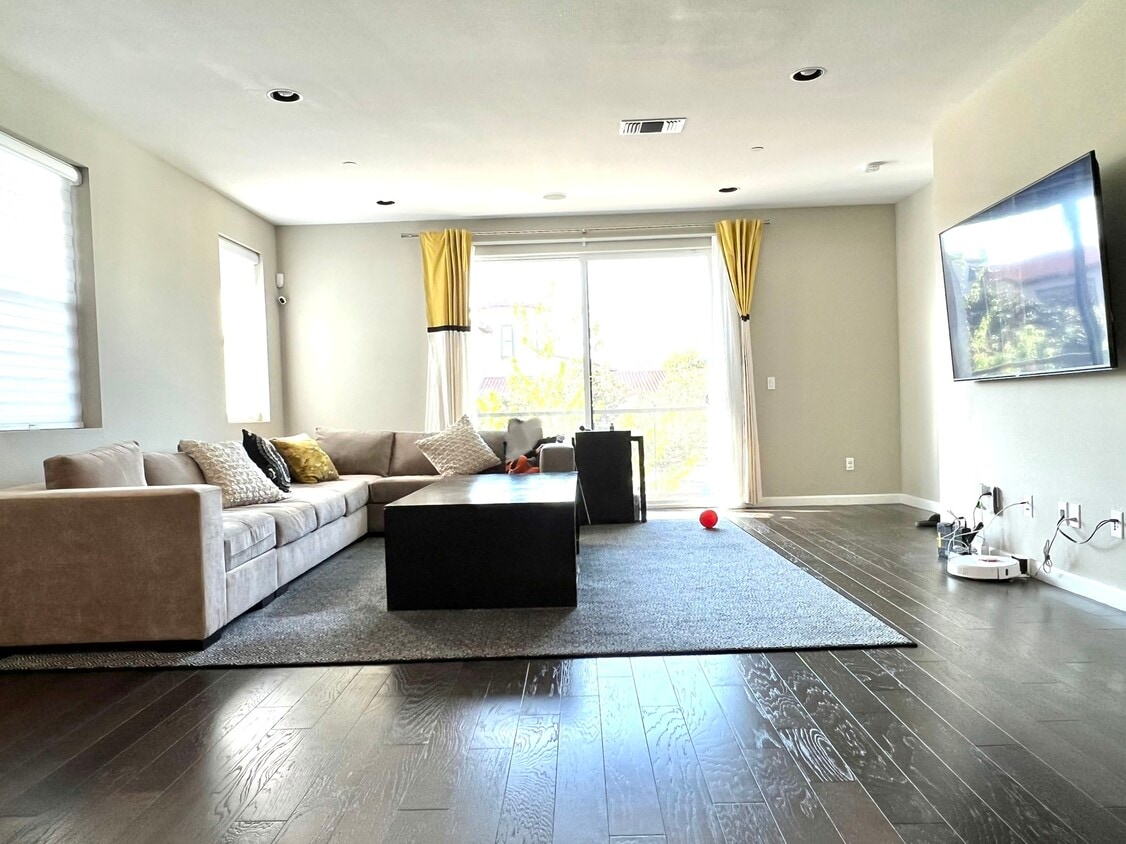 Photo - 215 Burbank St (Hayward, CA)