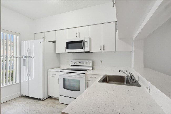 Building Photo - 31 Whitehead Cir