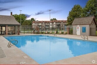 Building Photo - Thomasbrook
