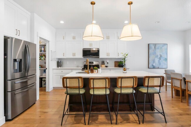 Foto del edificio - 3407 Pinyon Pk Ln