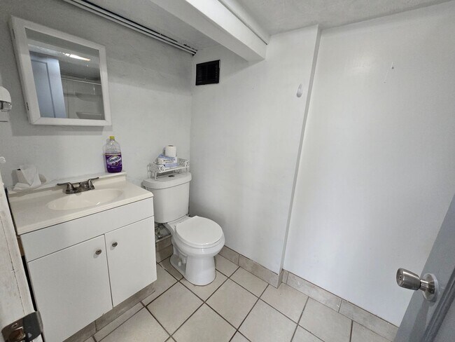 Building Photo - mad5865