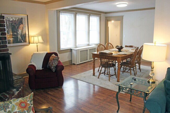 GROUND FLOOR APARTMENT - 1304 W 50th St