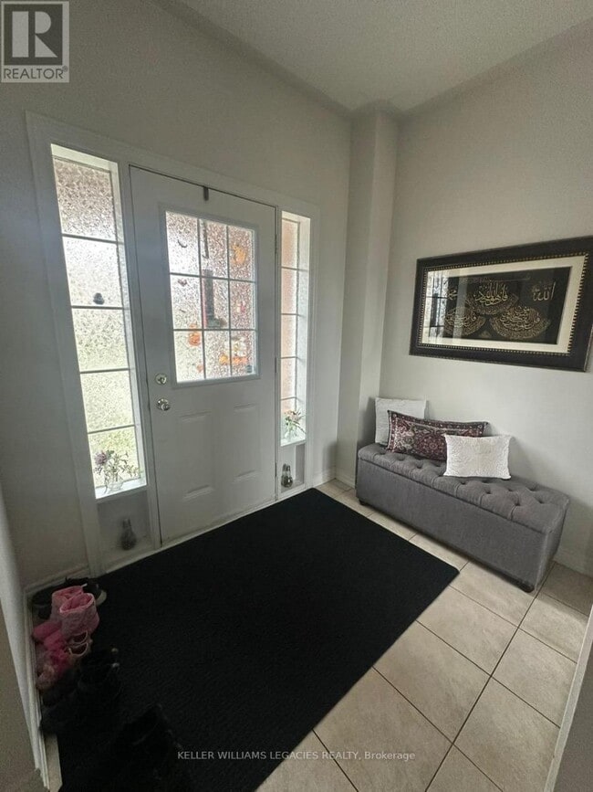 Photo du bâtiment - 80 Evanwood Crescent