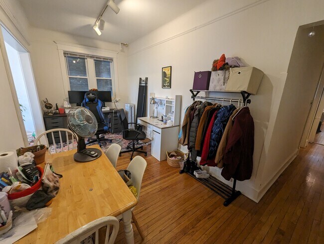 Foto del edificio - 3815 N Wilton Ave