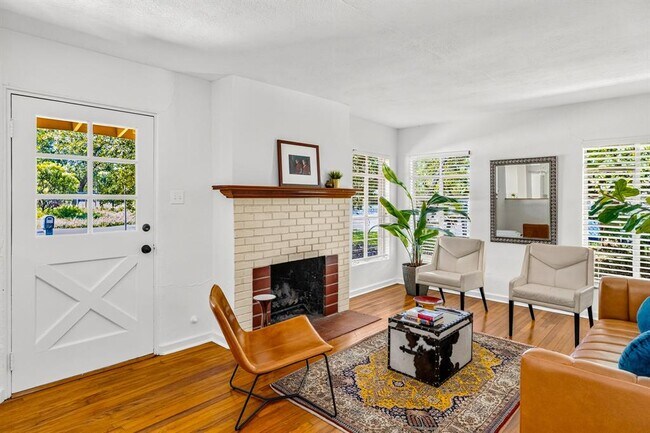 Foto del edificio - 1064 Sycamore St